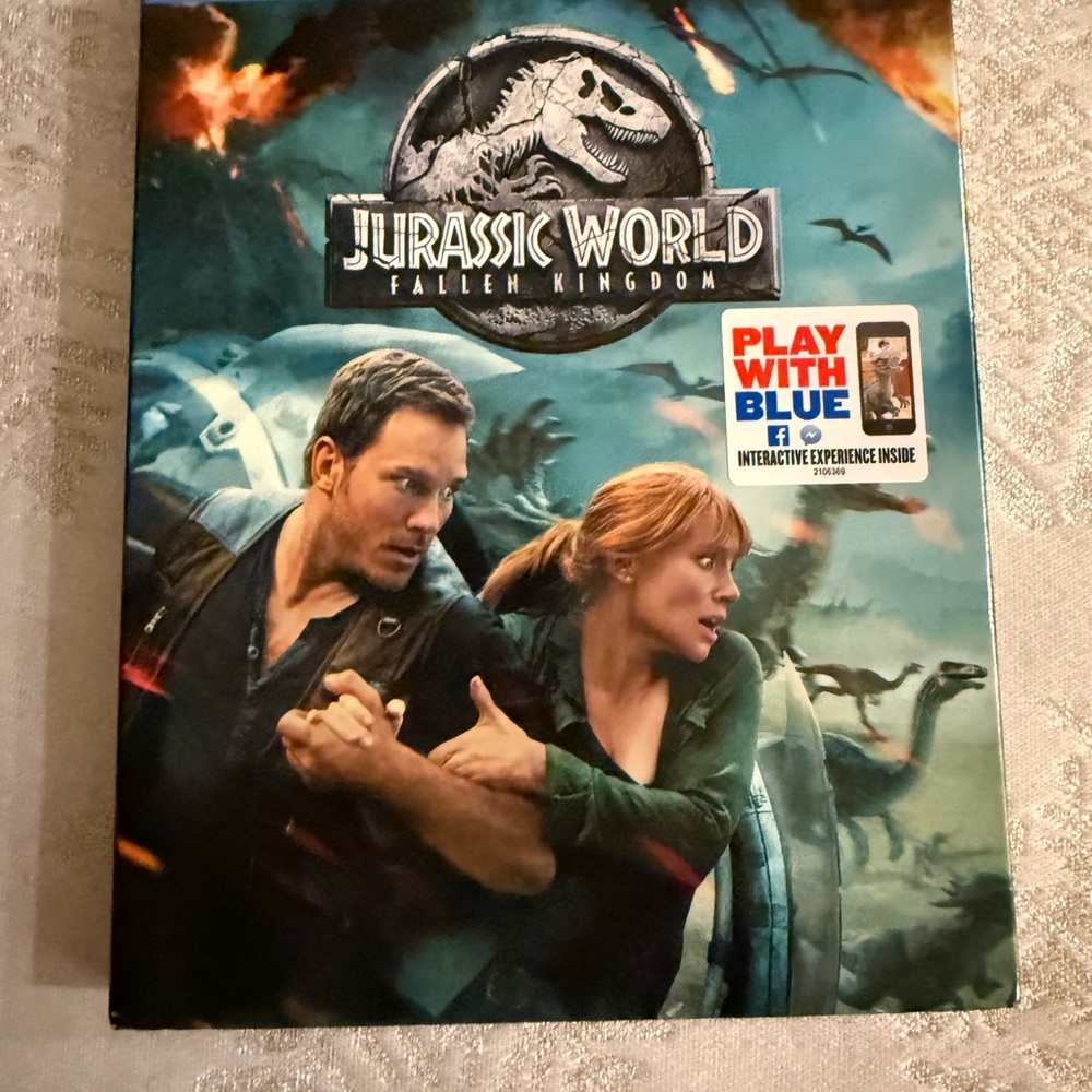 Jurassic World: Fallen Kingdom Blu-ray + DVD